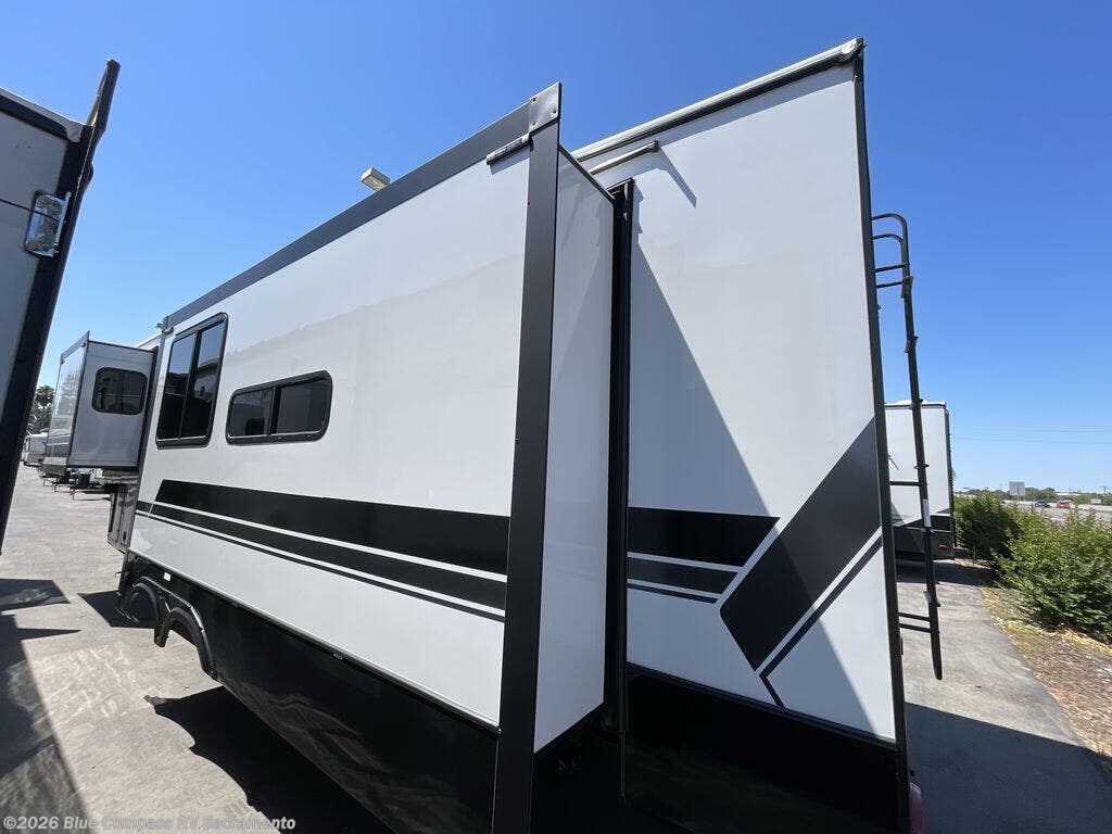 2026 Keystone Montana High Country 325RK - New Fifth Wheel For Sale by Blue Compass RV Sacramento in Rancho Cordova, California