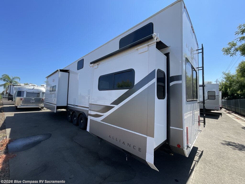 2025 Benchmark 42LFT by Alliance RV from Blue Compass RV Sacramento in Rancho Cordova, California