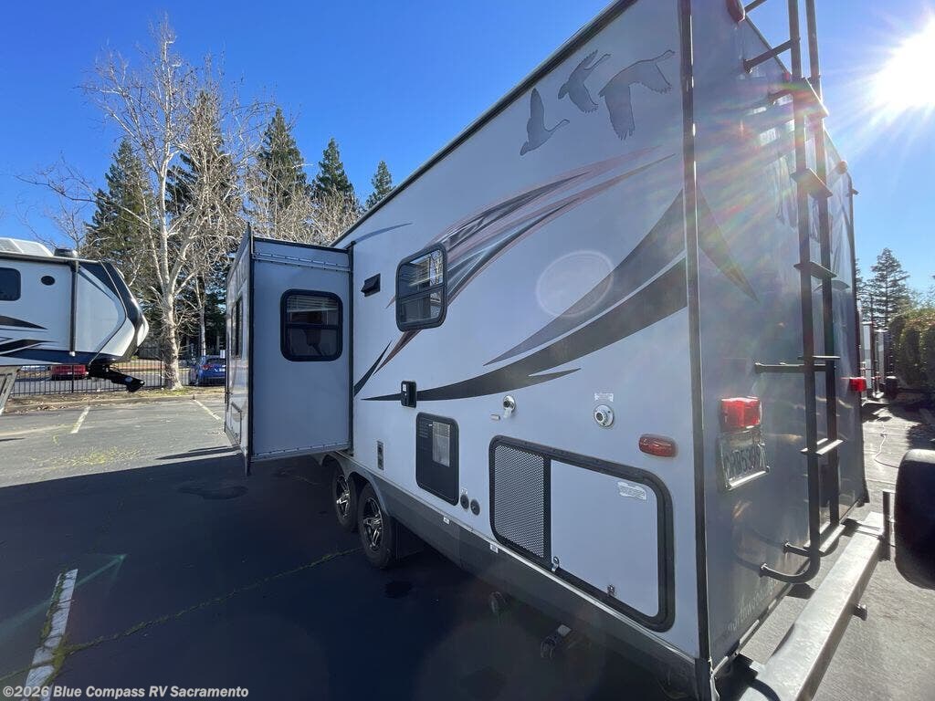 2014 Northwood Nash 24M - Used Travel Trailer For Sale by Blue Compass RV Sacramento in Rancho Cordova, California