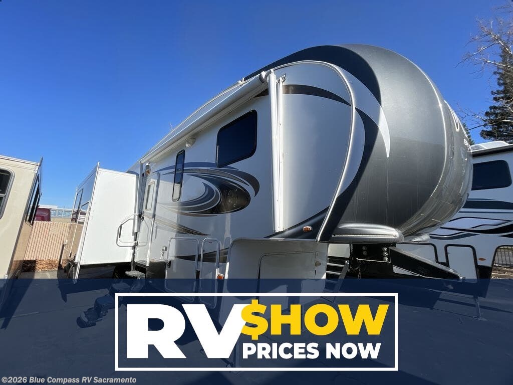 2015 Forest River Wildcat 293REX - Used Fifth Wheel For Sale by Blue Compass RV Sacramento in Rancho Cordova, California features Slideout