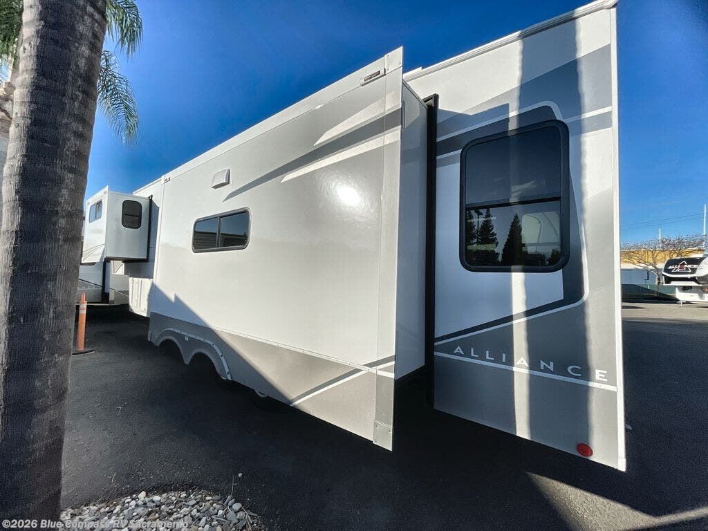 2026 Avenue 32RLS by Alliance RV from Blue Compass RV Sacramento in Rancho Cordova, California