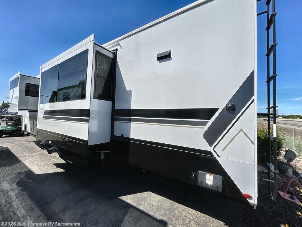 2027 Keystone Montana 3900RK - New Fifth Wheel For Sale by Blue Compass RV Sacramento in Rancho Cordova, California