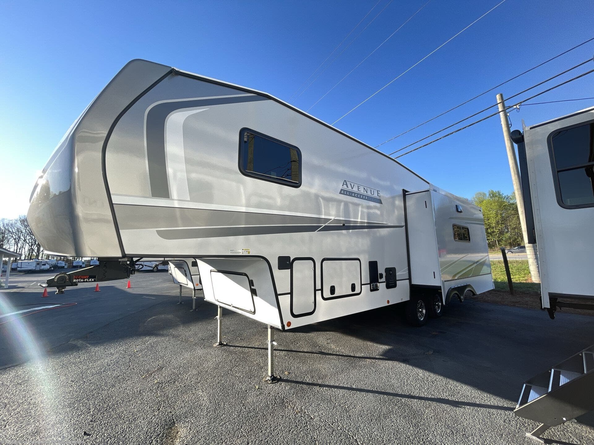 2027 Avenue All-Access 29RL by Alliance RV from Blue Compass RV Sacramento in Rancho Cordova, California