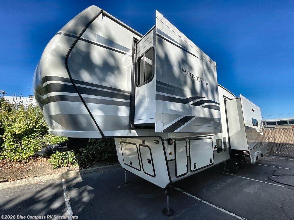 Used 2024 Keystone Montana 3123RL available in Rancho Cordova, California
