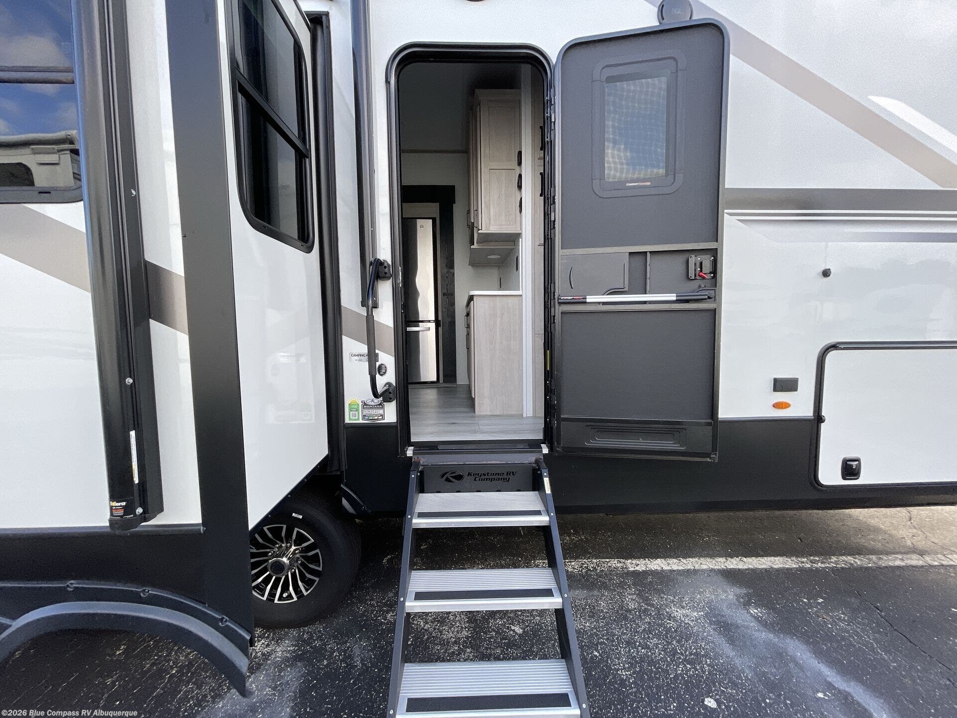 2025 Montana High Country 331RL by Keystone from Blue Compass RV Albuquerque in Albuquerque, New Mexico
