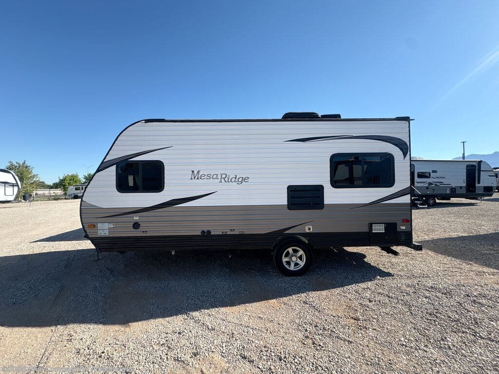 Used 2019 Highland Ridge Mesa Ridge Conventional MR171RD available in Albuquerque, New Mexico