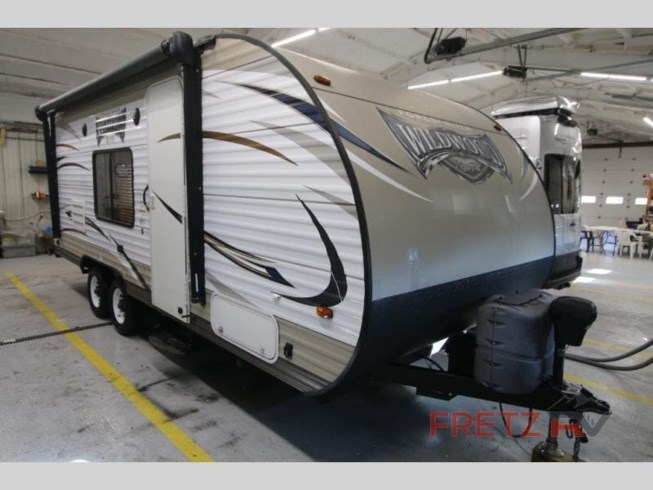 2016 Wildwood X-Lite 201BHXL by Forest River from Fretz RV in Souderton, Pennsylvania