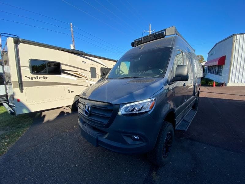 2025 Winnebago Revel 44E