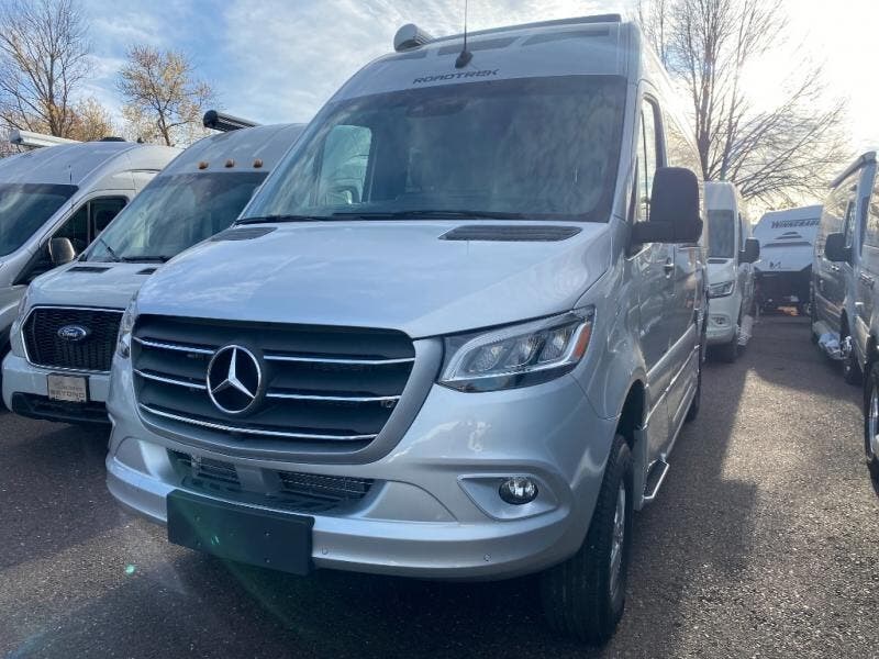 2025 Roadtrek Roadtrek SS Agile AWD