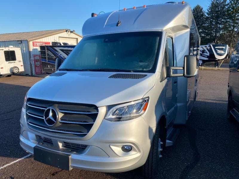 2025 Pleasure-Way Plateau XLRB Std. Model