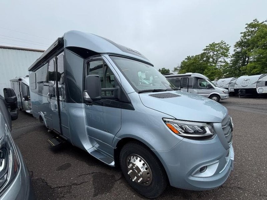 New 2025 Leisure Travel Unity U24RL available in Souderton, Pennsylvania