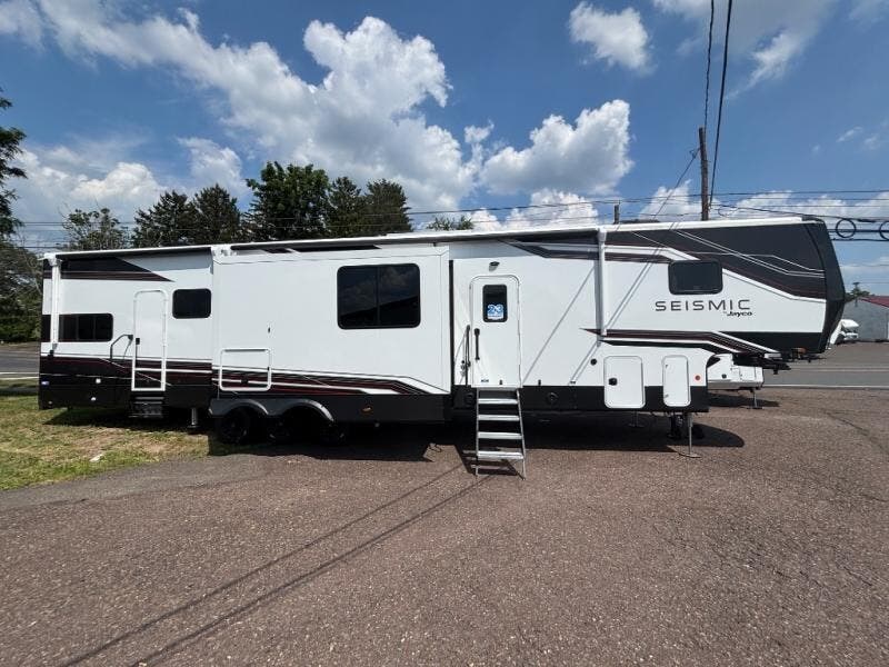 2026 Jayco Seismic 399