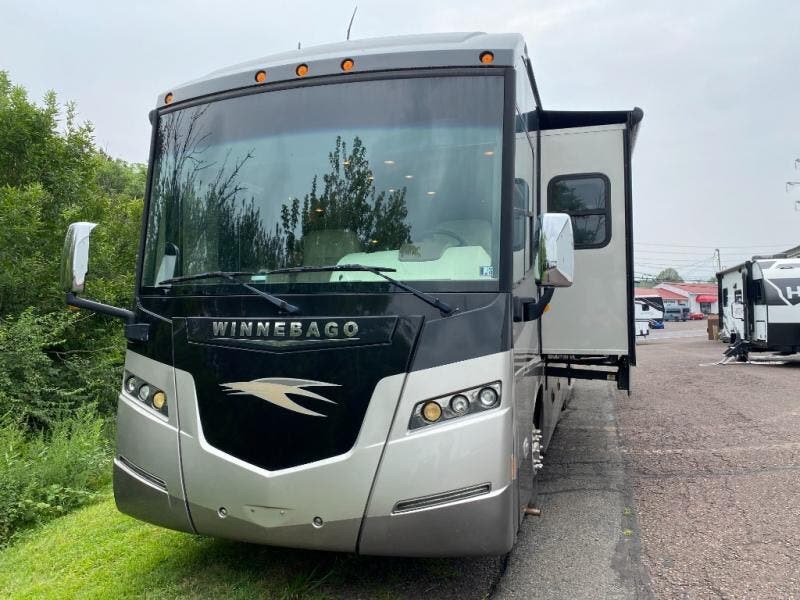 2013 Winnebago Journey 36M
