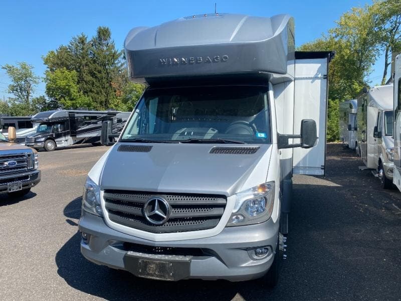 2019 Winnebago Navion 24J