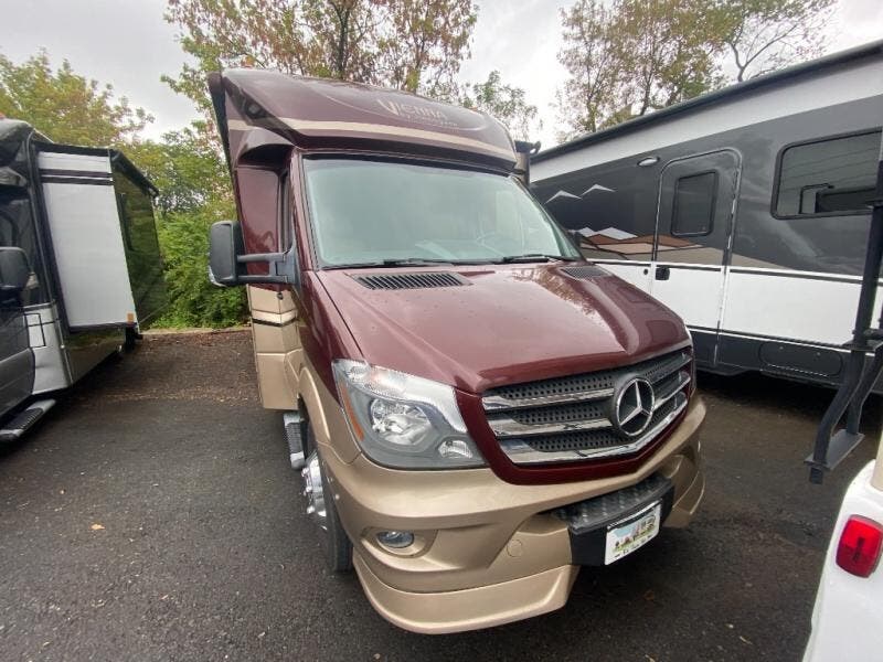 2019 Vienna 25UCB by Renegade from Fretz RV in Souderton, Pennsylvania