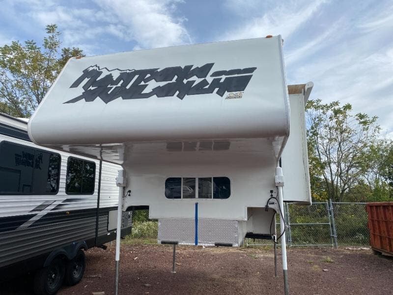 2006 S & S Montana Avalanche 993 Truck Camper