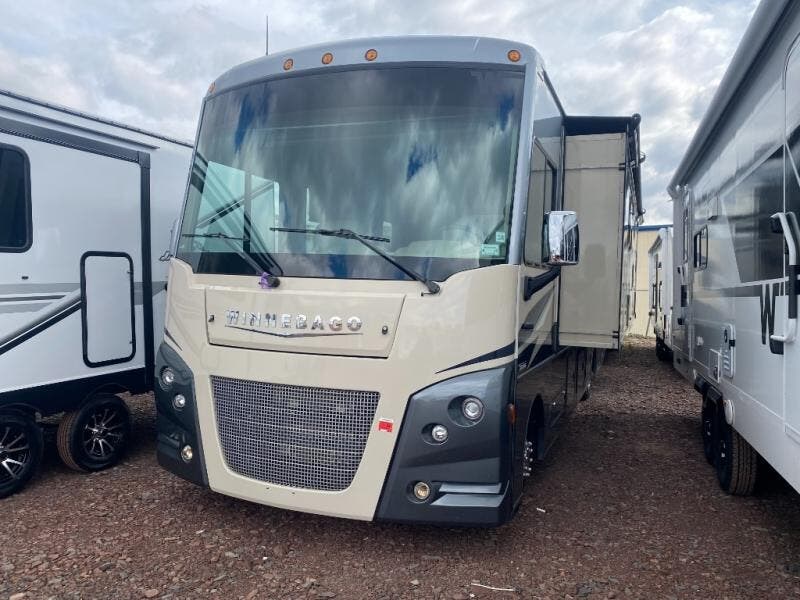 2021 Winnebago Sunstar 31B