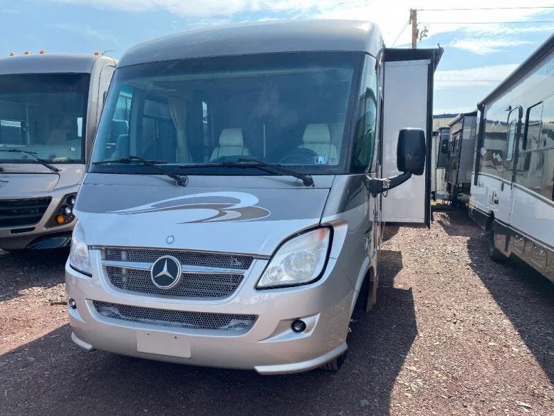 2014 Winnebago Via 25Q