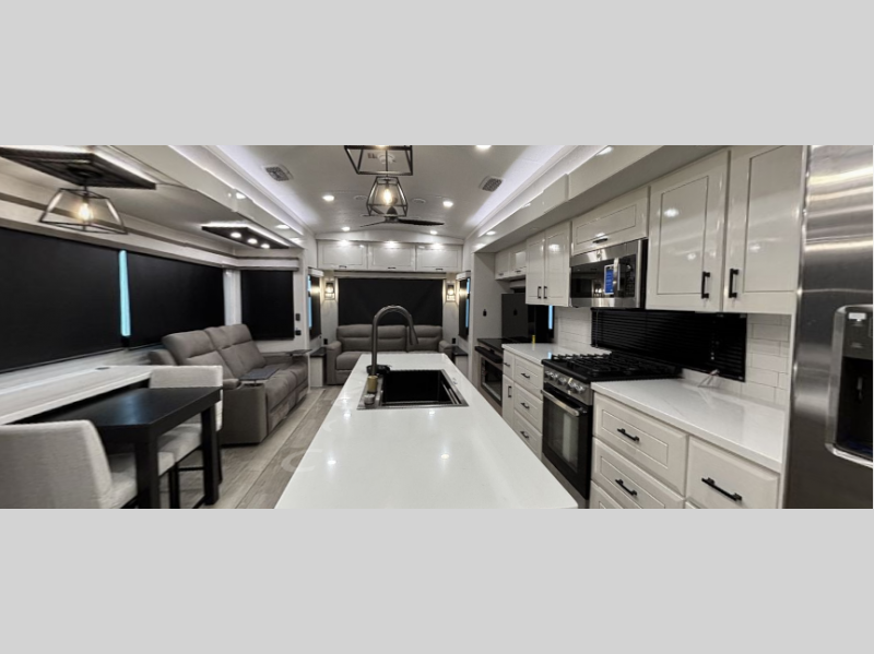 2026 Pinnacle 38SSWS by Jayco from Fretz RV in Souderton, Pennsylvania