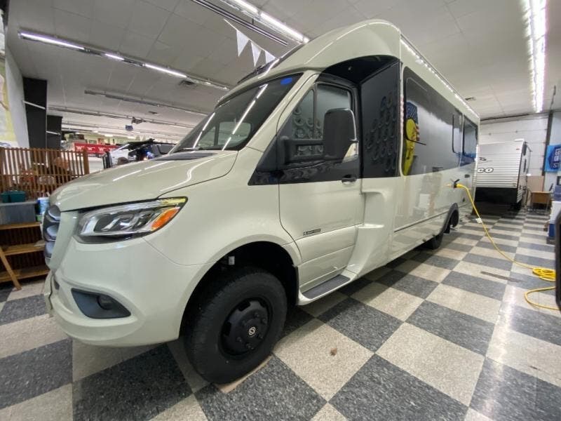 New 2027 Leisure Travel Unity U24 TB4X available in Souderton, Pennsylvania