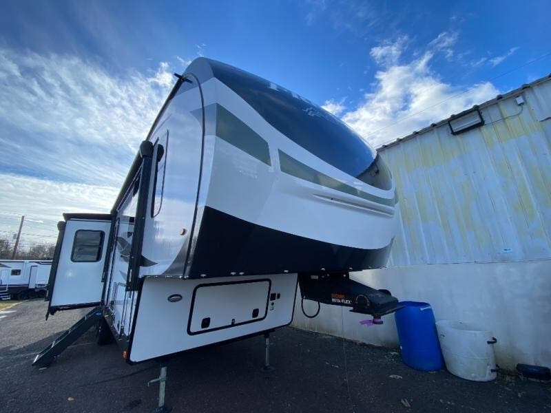 2024 Flagstaff Classic 361RL by Forest River from Fretz RV in Souderton, Pennsylvania