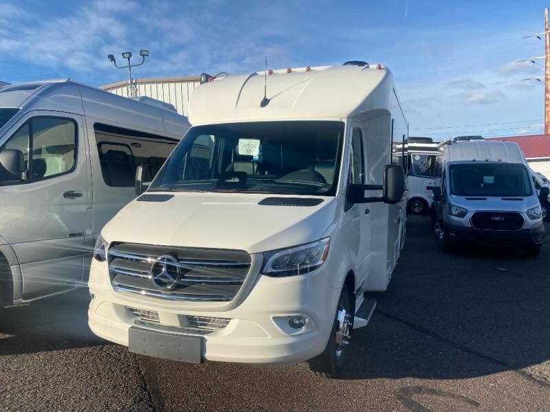 2026 Pleasure-Way Plateau XLTS Std. Model