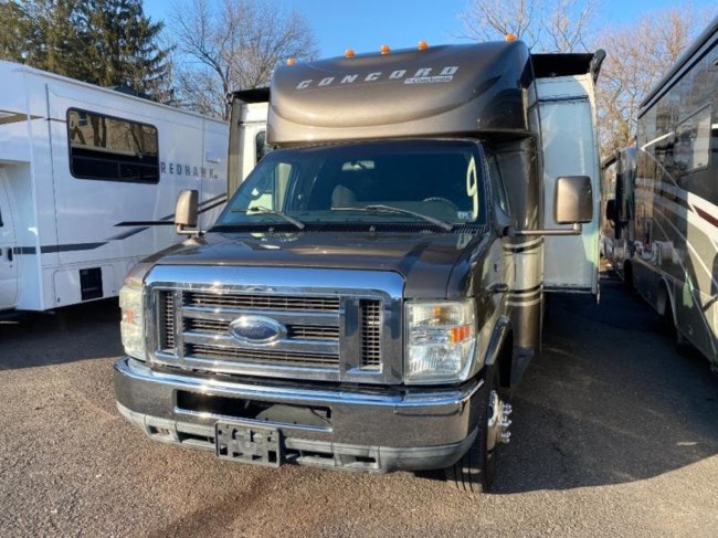 2011 Coachmen Concord 300TS