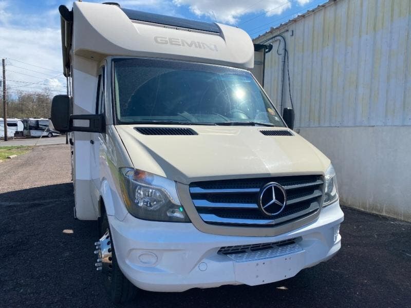 2019 Gemini 24LP by Thor Motor Coach from Fretz RV in Souderton, Pennsylvania