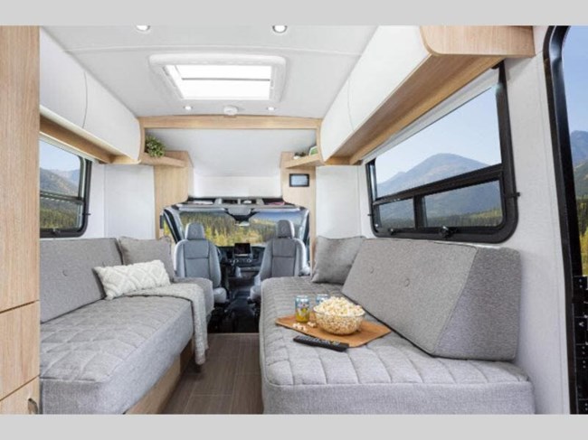 2021 Leisure Travel Wonder 24FTB