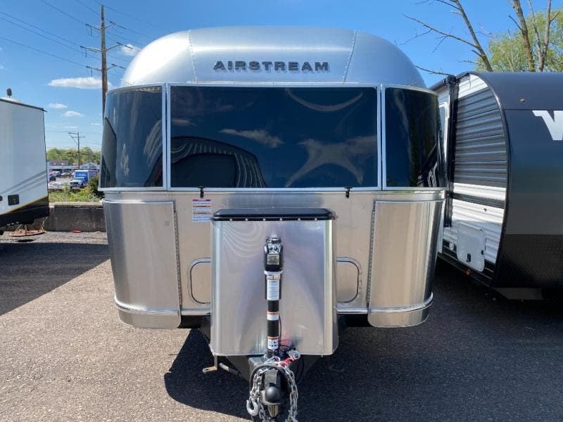 Used 2023 Airstream Flying Cloud 25FB Twin available in Souderton, Pennsylvania