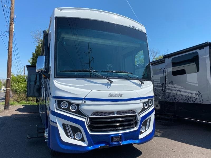 2025 Bounder 35K by Fleetwood from Fretz RV in Souderton, Pennsylvania