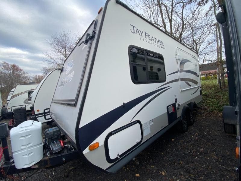 Used 2015 Jayco Jay Feather Ultra Lite X18D available in Souderton, Pennsylvania