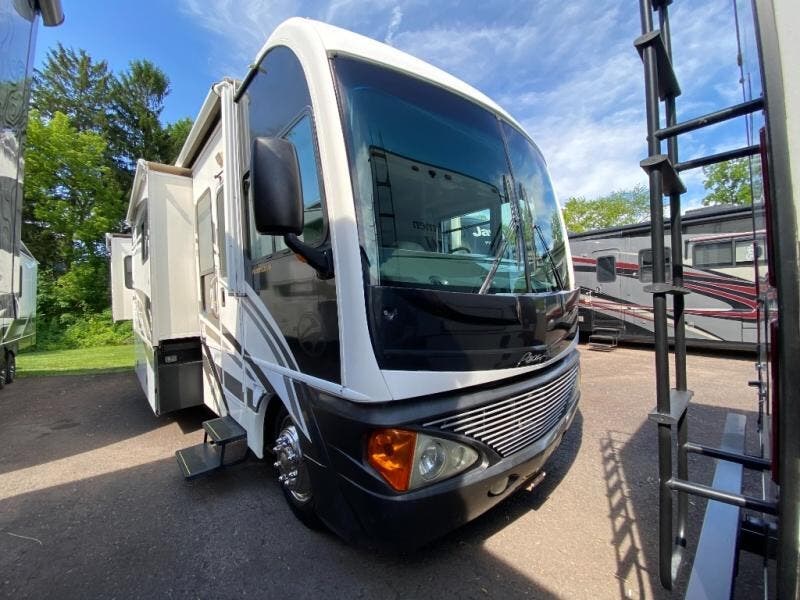 2004 Pace Arrow MTRH. by Fleetwood from Fretz RV in Souderton, Pennsylvania