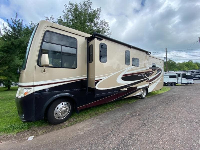 Used 2017 Newmar Bay Star 3403 available in Souderton, Pennsylvania