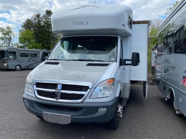 2010 Itasca Navion MTRH.