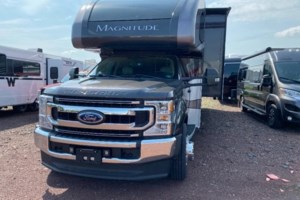 2021 Thor Motor Coach Magnitude MTRH.