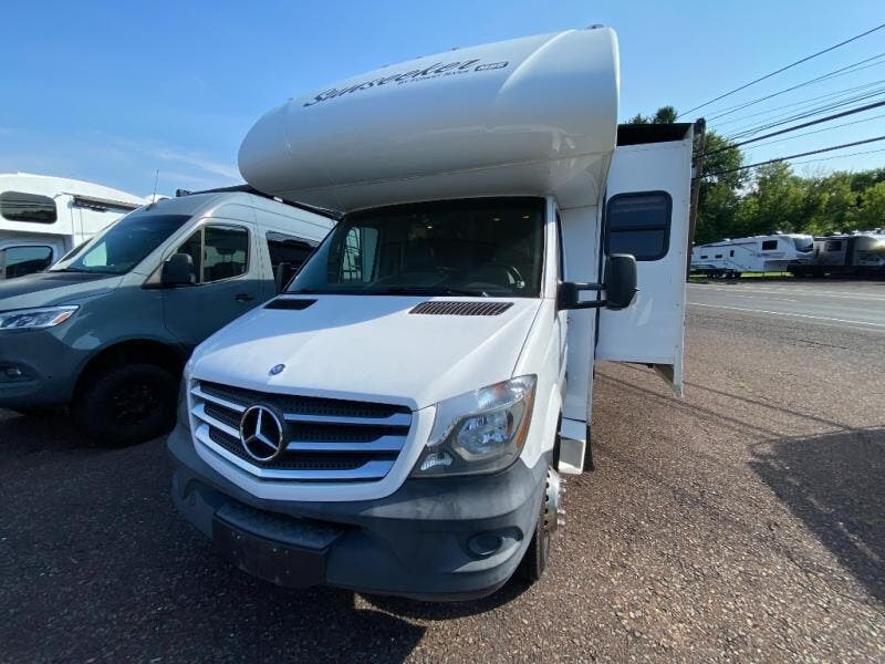 Used 2016 Forest River Sunseeker MBS 2400S available in Souderton, Pennsylvania