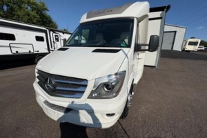 2018 Leisure Travel Unity U24CB