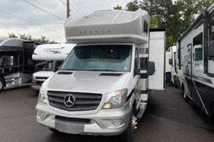2015 Itasca Navion 24M