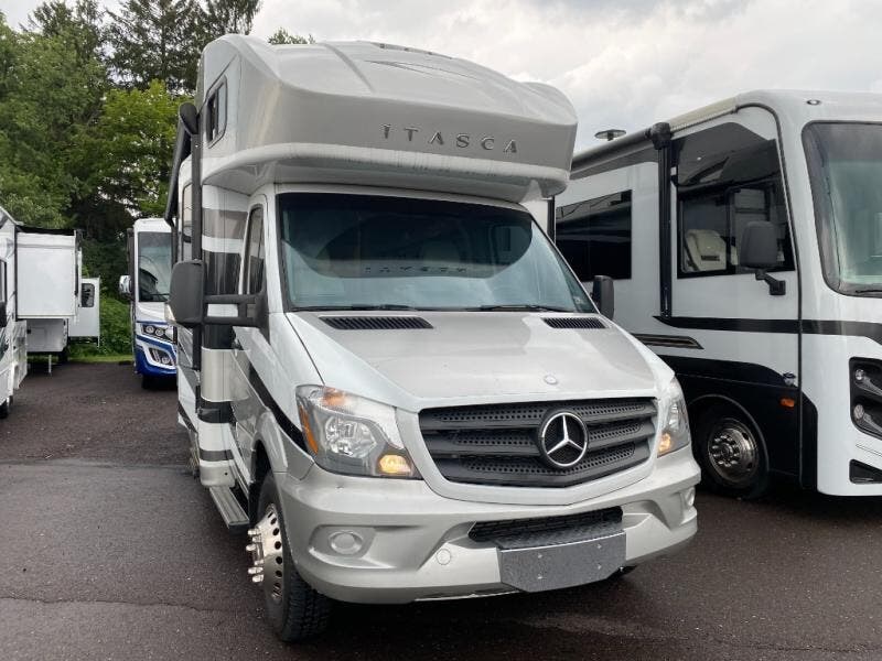 Used 2015 Itasca Navion MTRH. available in Souderton, Pennsylvania