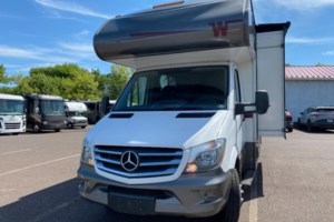 2020 Winnebago Porto MTRH.