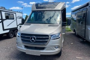 2023 Leisure Travel Unity U24RL