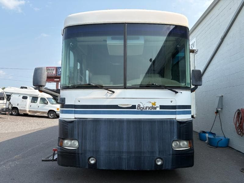 2003 Bounder Diesel 37U by Fleetwood from Fretz RV in Souderton, Pennsylvania