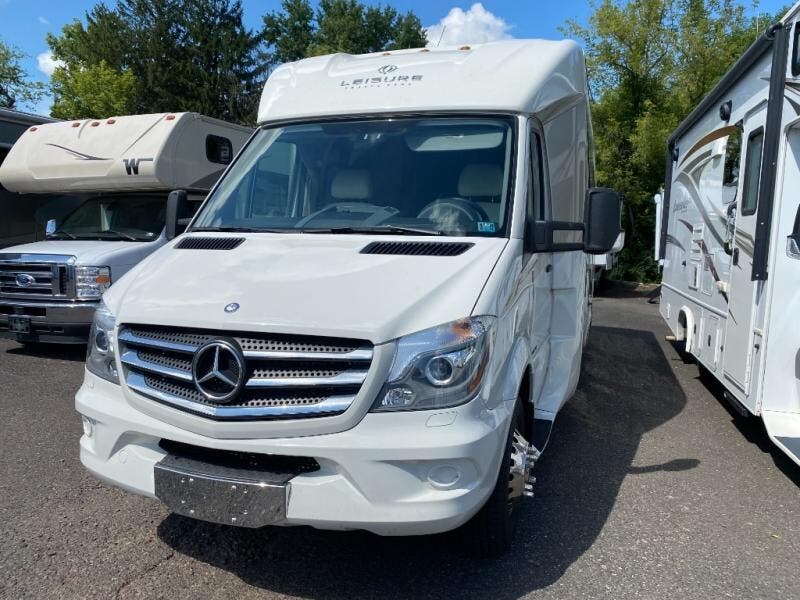 2015 Leisure Travel Unity U24TB