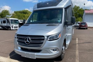 2024 Leisure Travel Unity U24RL