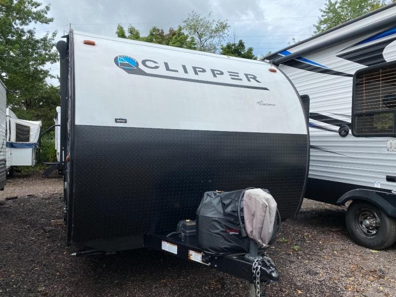 Used 2022 Coachmen Clipper Ultra-Lite 182DBU available in Souderton, Pennsylvania