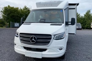 2027 Leisure Travel Unity U24CB