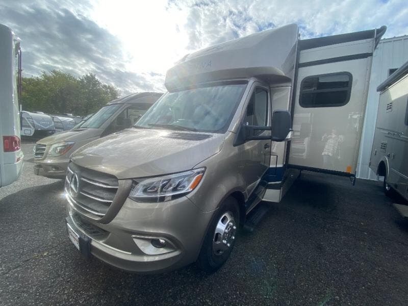 2027 Renegade RV Vienna 25RML