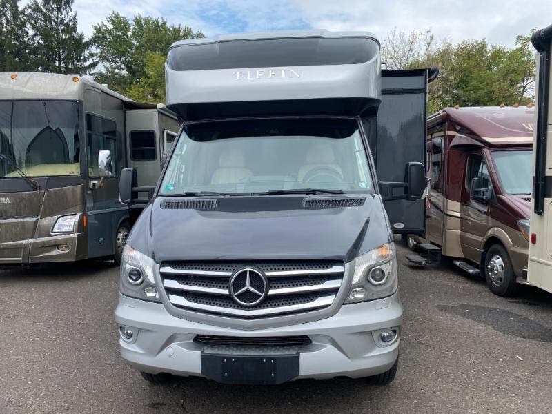 2019 Wayfarer 24 TW by Tiffin from Fretz RV in Souderton, Pennsylvania