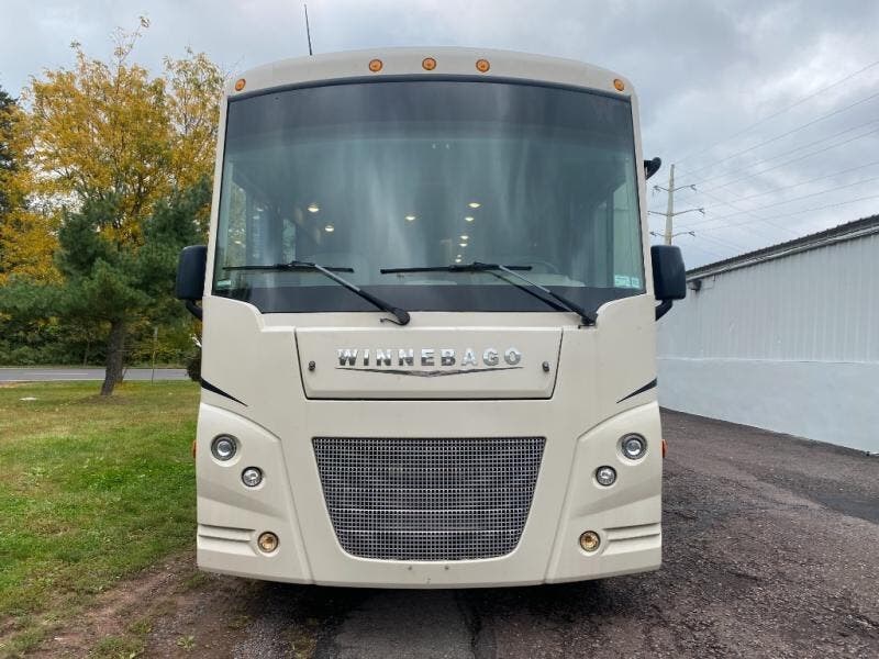 2022 Sunstar 31B by Winnebago from Fretz RV in Souderton, Pennsylvania